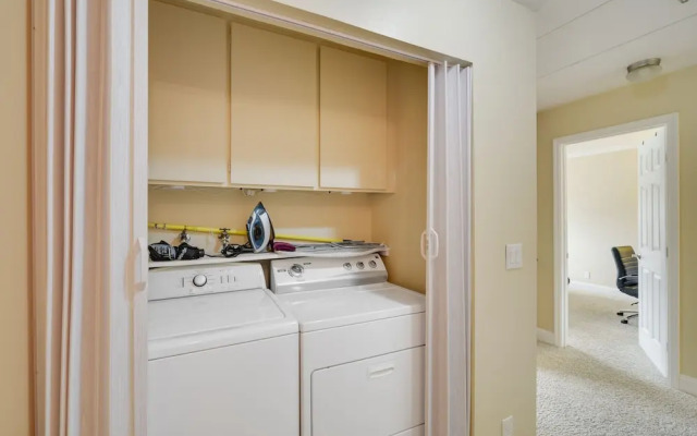 Sunny San Jose Townhome - Family Friendly!