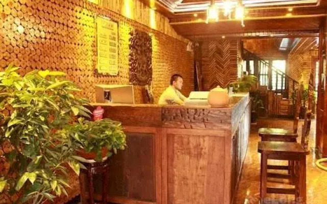 Xishuangbanna Fengweizhu Inn