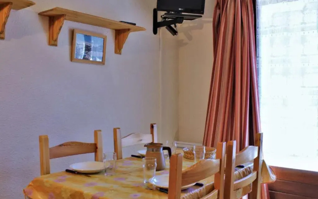Appartement Risoul, 1 pièce, 4 personnes - FR-1-330-145