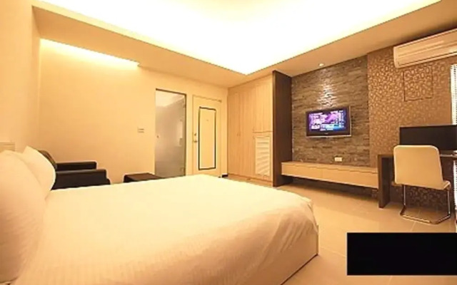 Paris Apartment Ii
