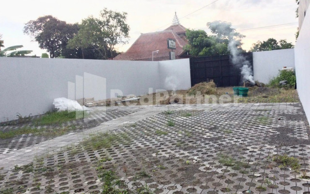 TERRA Guesthouse JEC Mitra RedDoorz