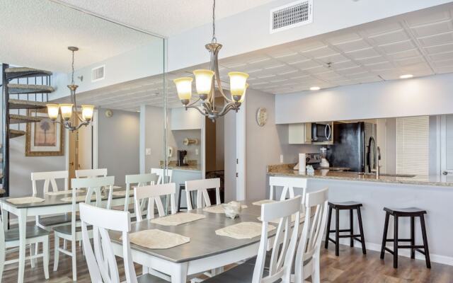 Edgewater Tower by Vtrips