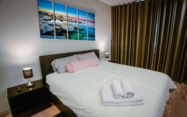 Saigon City View Apartment & Pool