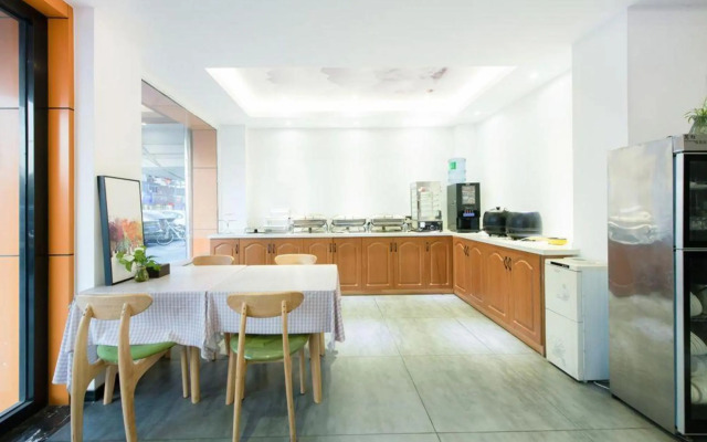 junyi hotel（Wuxi East Station Store）