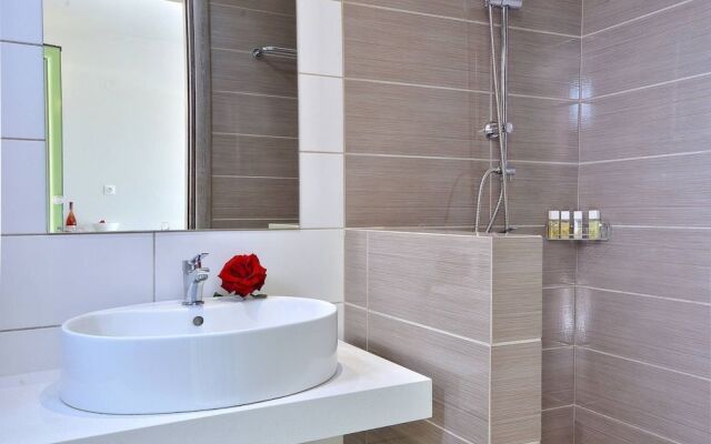 Likithos Hotel