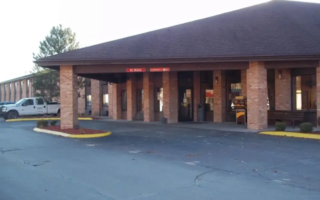 New Martinsville Inn