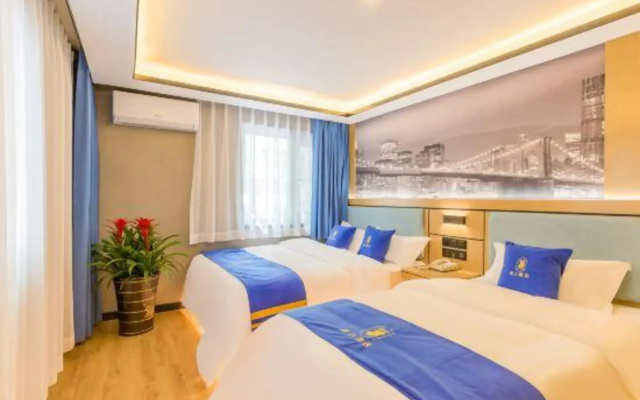 Super 8 Collection Hotel (Beijing Zhongguancun Dazhongsi Subway Station)