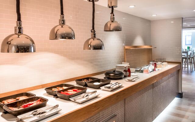 Holiday Inn London Camden Lock by IHG