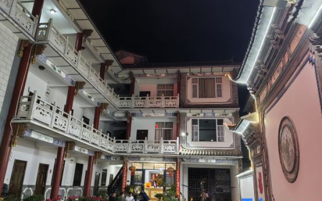 Dali Tower Beiyuan Inn