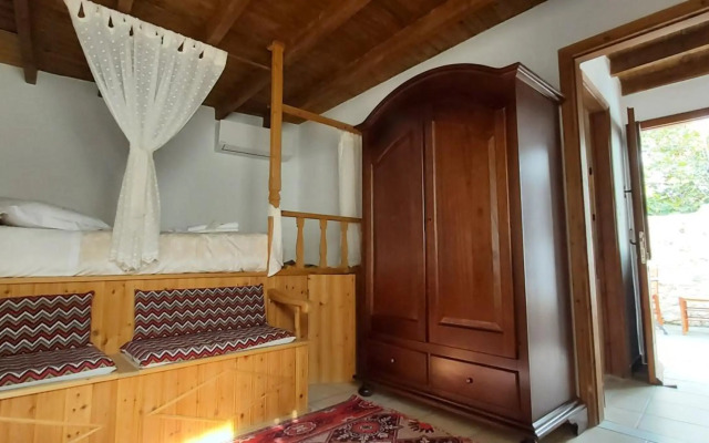 Traditional house in Asfendiou