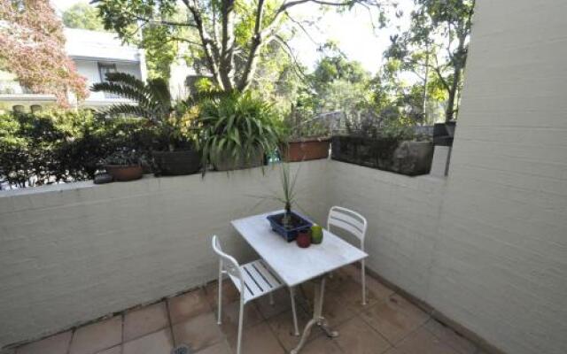 Glebe Self-Contained Modern One-Bedroom Apartment (47ROS)