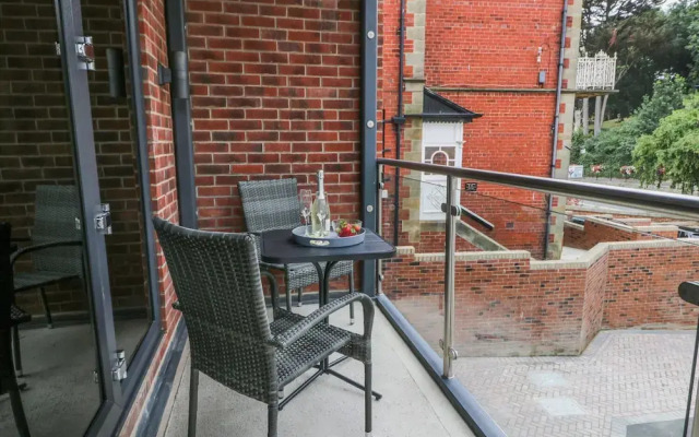 The Office Gardens, Apartment 1