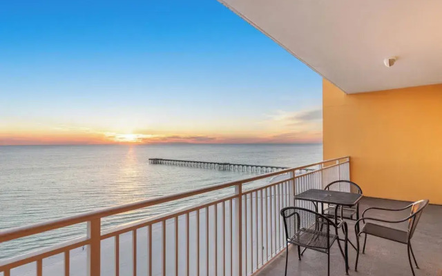 Beachfront Bliss Awaits: 2-bed, 2-bath Condo at Sterling Reef - Sleeps 6!