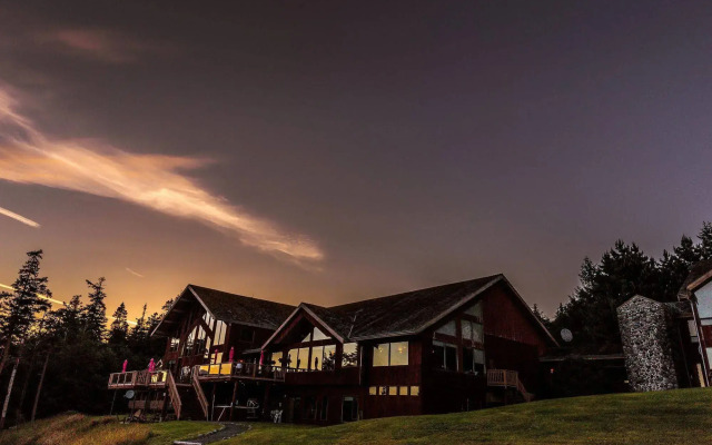 Tsa-Kwa-Luten Lodge