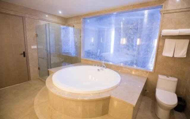 Book & Life Hotel