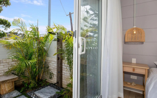 Unwind - Pet Friendly - 1 Min Walk to Beach