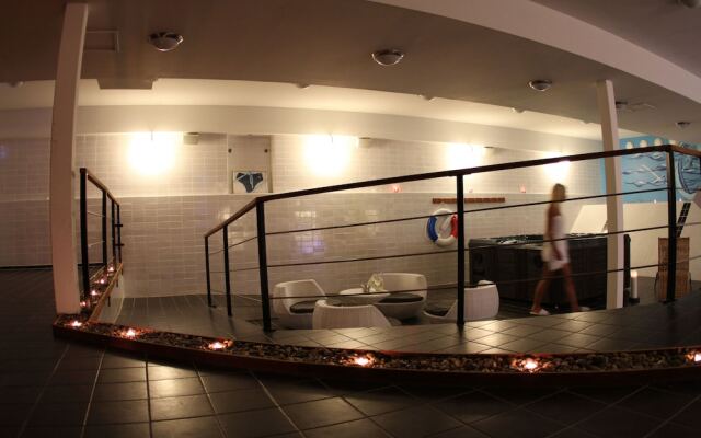 First Hotel Ett