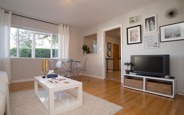 Charming & Cozy Dolores Park Condo by RedAwning