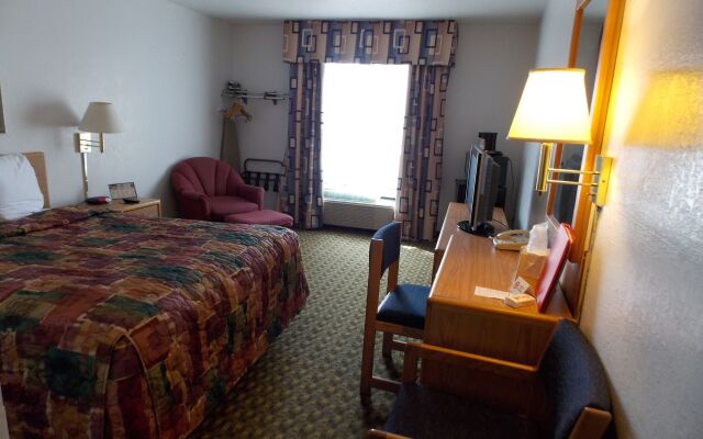 Norwood Inn and Suites - Roseville