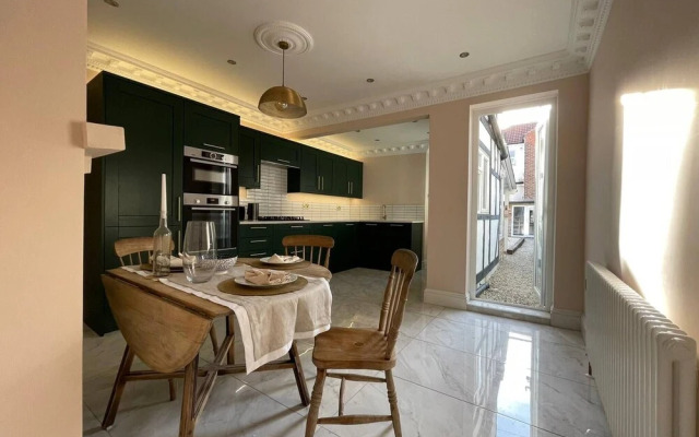 Stunning Beach House At Southsea, Portsmouth