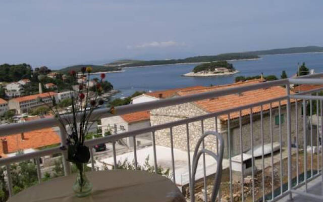 Apartment Cvite