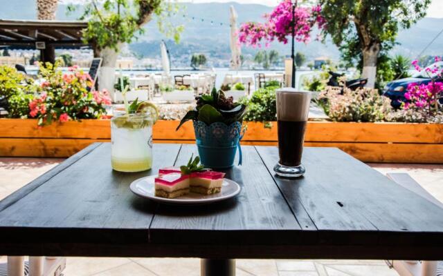 Theano Hotel