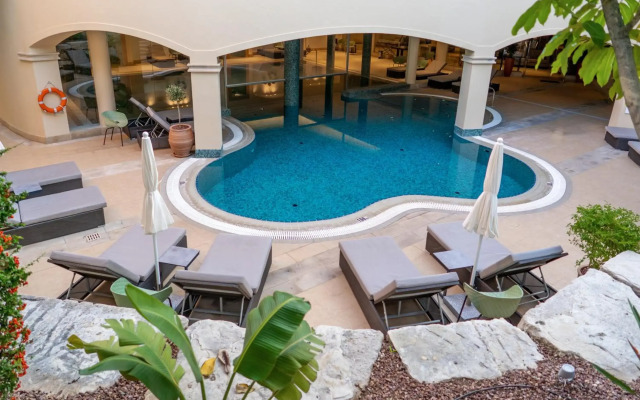 Aphrodite Hills Hotel