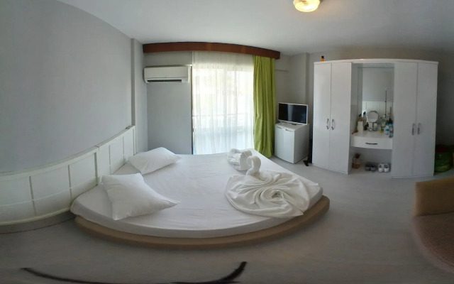 Kaftans City Hotel by RRH&R