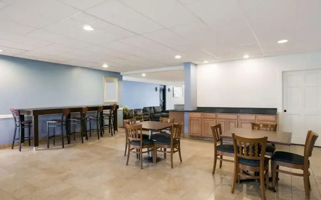 Rodeway Inn