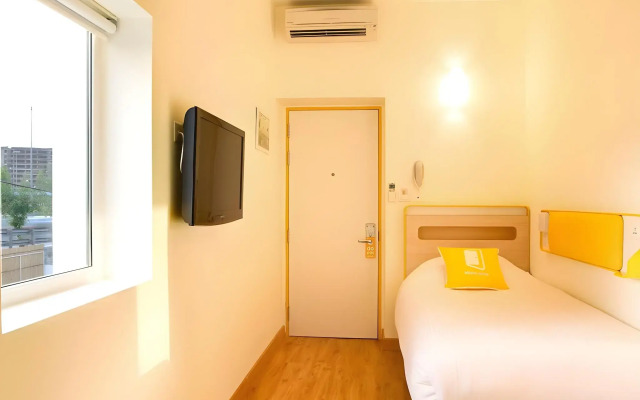 Bloomrooms @ Link Road