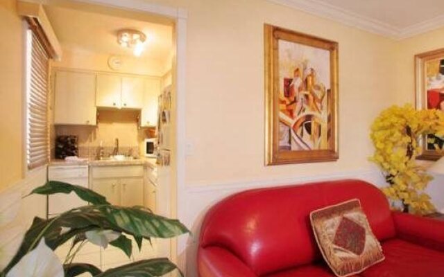 Villa Sinclair Beach Suites and Spa