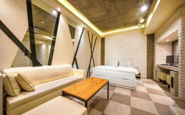 Daegu Daemyeongdong 9h