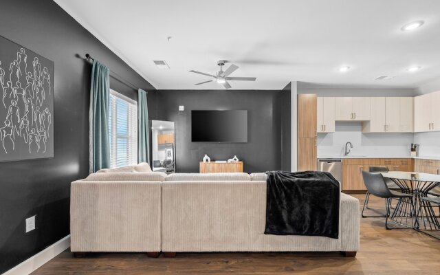 The Hollywood Suite The Gulch