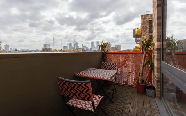 Eclectic 2 Bedroom Apartment in Shoreditch With a Balcony