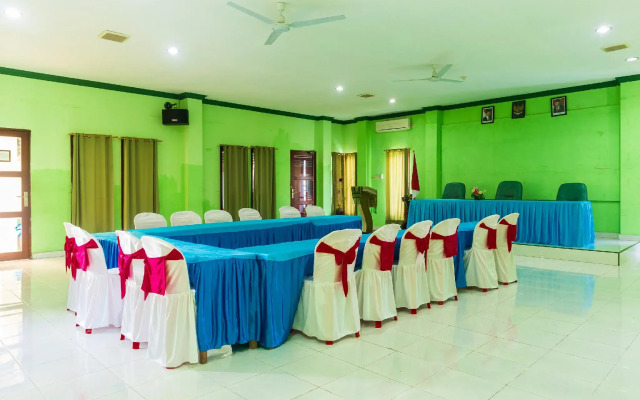 Super OYO 1682 Greenia Hotel