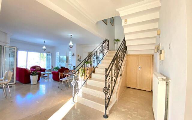 4 Bedroom Deluxe Villa with Mountain and Sea View
