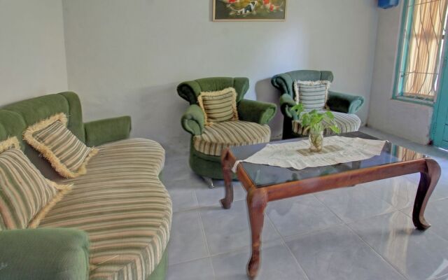 OYO 92825 Kamar Lombok