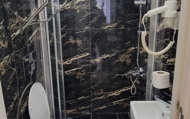 Diamond Pruva Hotel