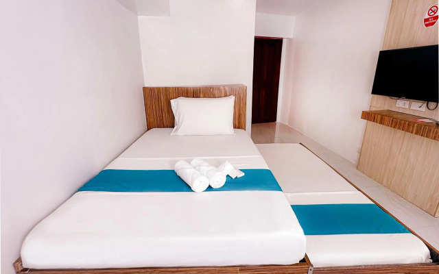 OYO 675 Circuit Hostel