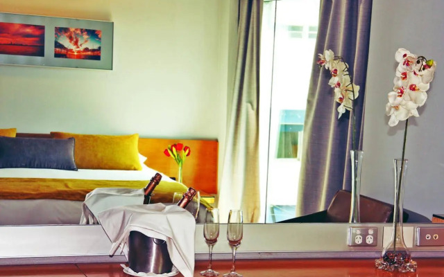 Отель Htl Urbano