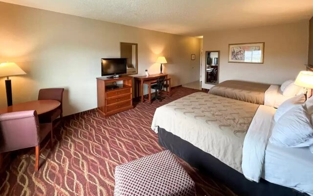 Quality Inn & Suites Grants - I-40