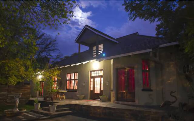Milner Manor