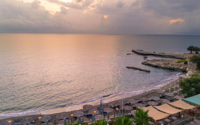 Akasha Beach Hotel & Spa
