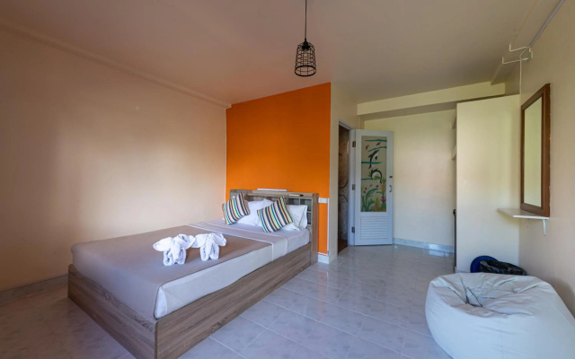 myPatong Social Hostel – Guest Rooms – Patong