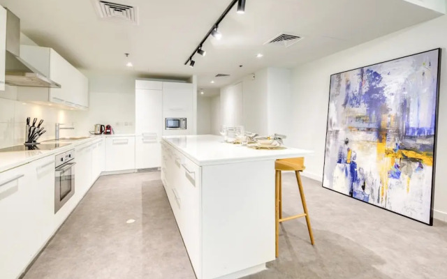 Luxurious Apt in Impressive Difc Tower