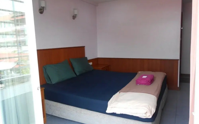 Phet Chang Thai Guesthouse