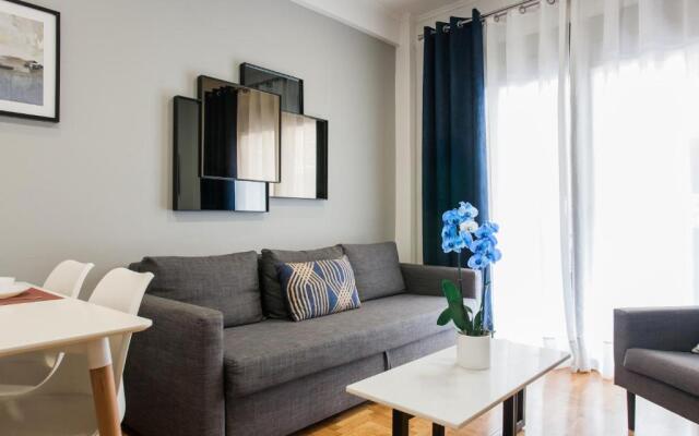 Nicholas Point Apartments and Rooms
