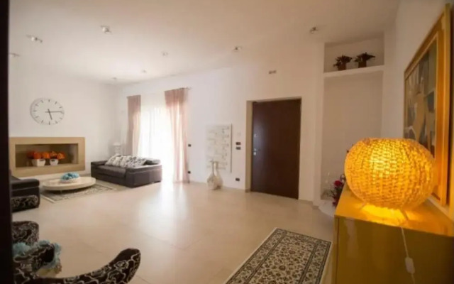 Villa Relax With Great Garden Terrace and Pool