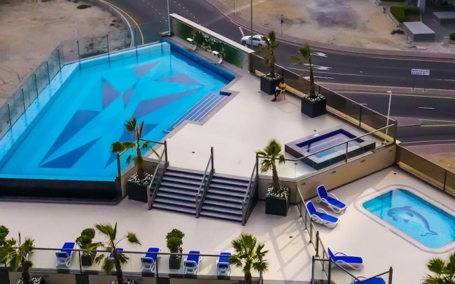 Superhost - Elegant Apartment With Balcony In Downtown