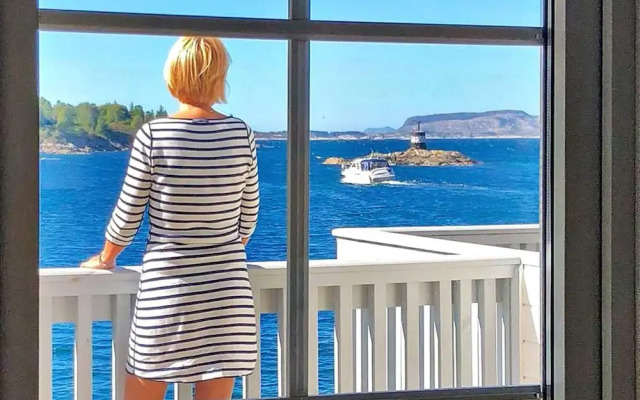 6 Person Holiday Home in Austrheim